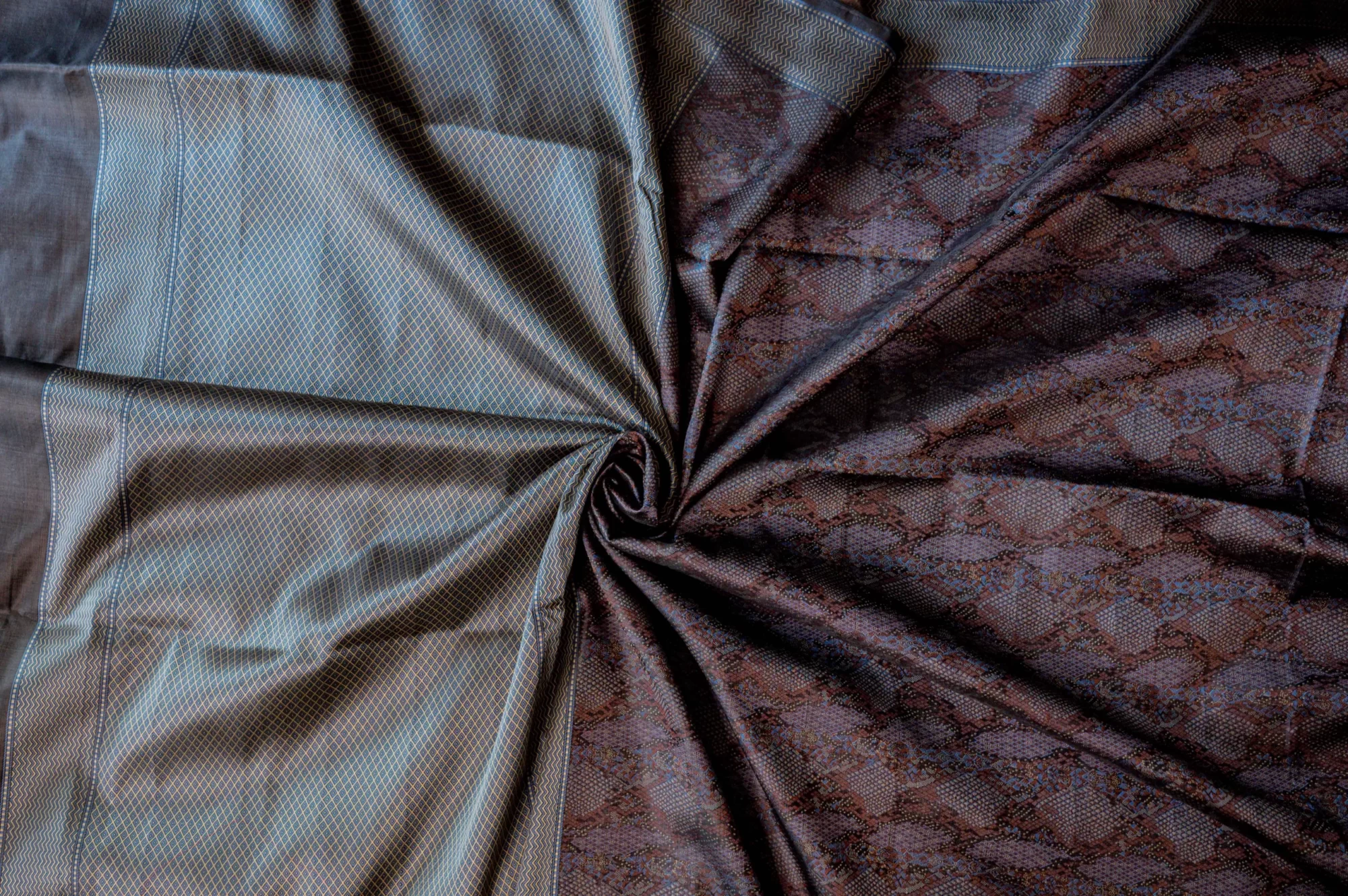 Serpent Grey and Black Soft Silk Banarasi - Image 2