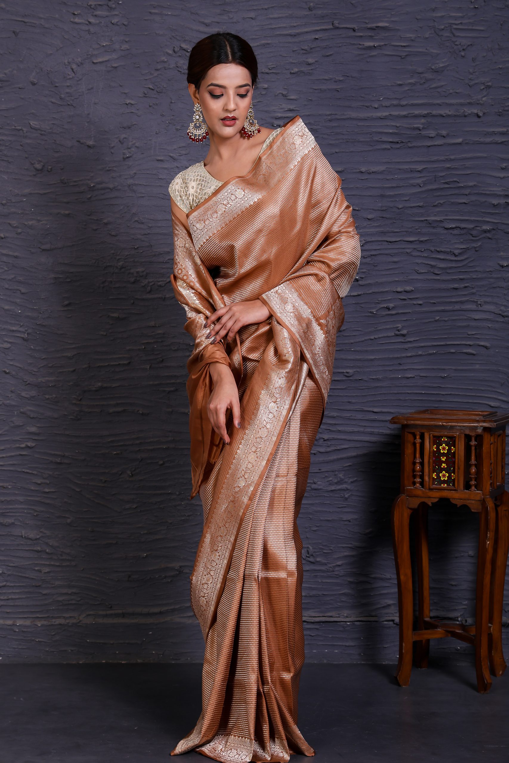 Flatwhite geometric zari pure silk banarasi