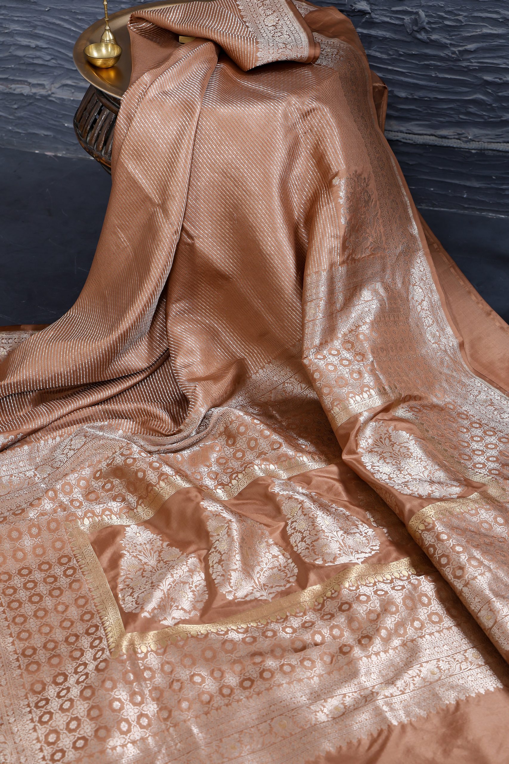 Flatwhite geometric zari pure silk banarasi - Image 2
